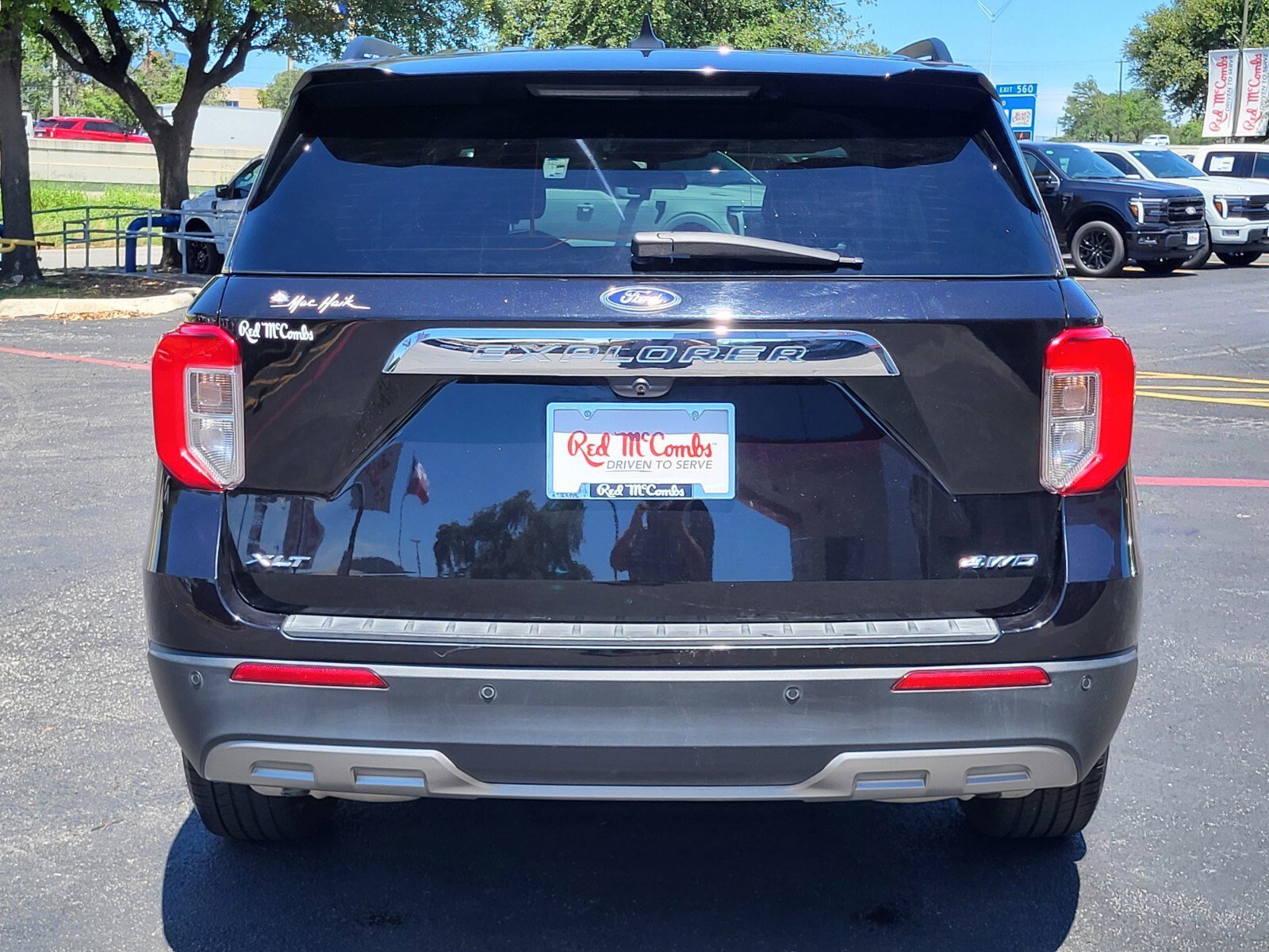Certified 2022 Ford Explorer XLT w/ Equipment Group 202A AWD/4WD image 5