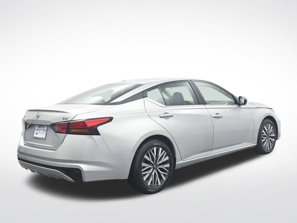 Used 2024 Nissan Altima 2.5 SV FWD image 6