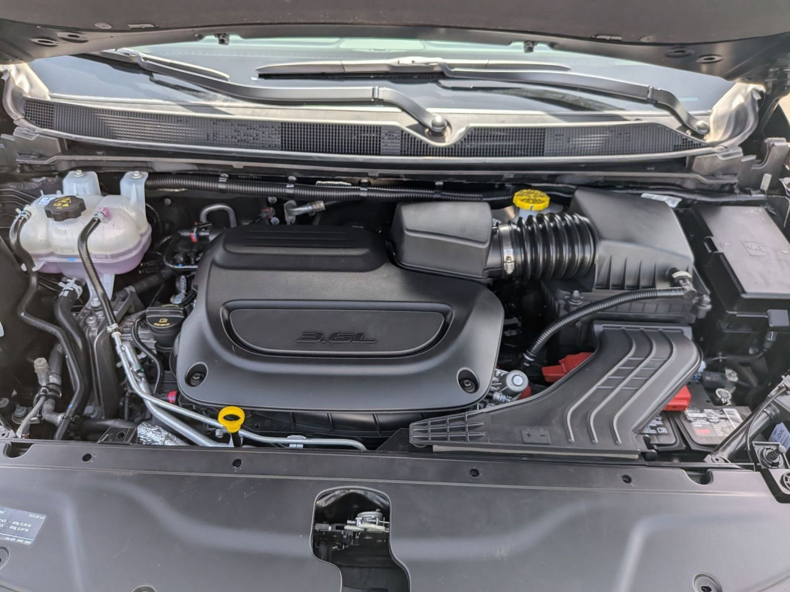 Used 2025 Chrysler Pacifica Select FWD image 33