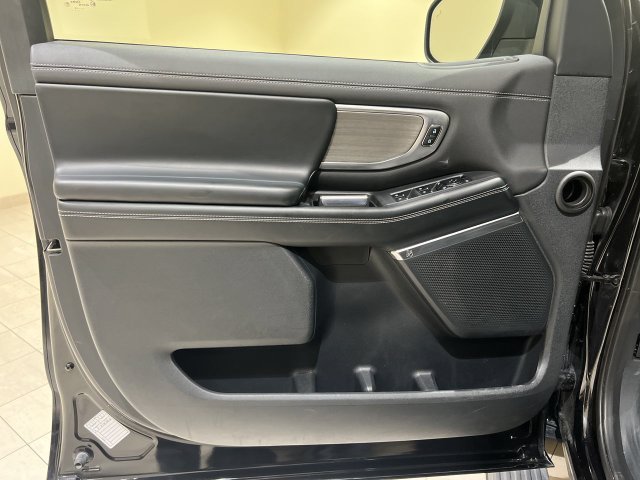 Certified 2025 Ford Expedition Platinum w/ Driver's Package AWD/4WD image 22