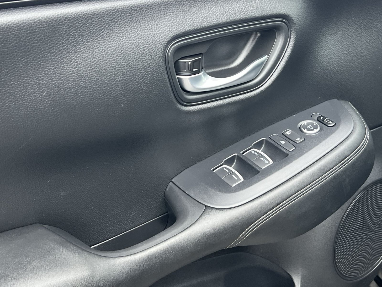 Used 2024 Honda HR-V EX-L image 15