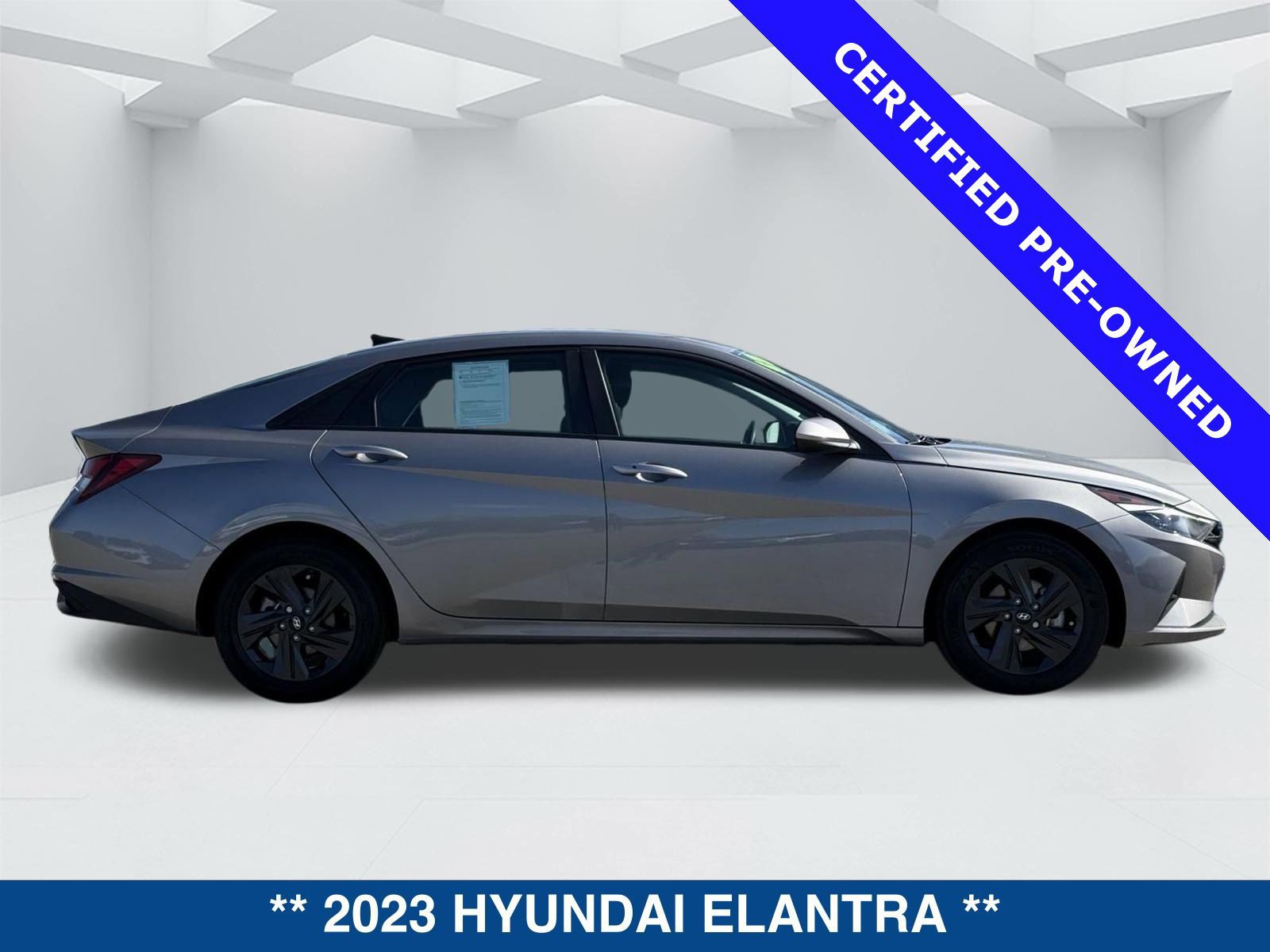 Used 2023 Hyundai Elantra SEL image 5