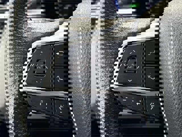 Used 2022 Toyota Sienna Limited image 30