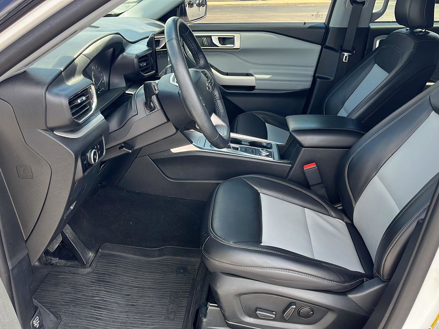 Certified 2023 Ford Explorer XLT w/ Equipment Group 202A image 12