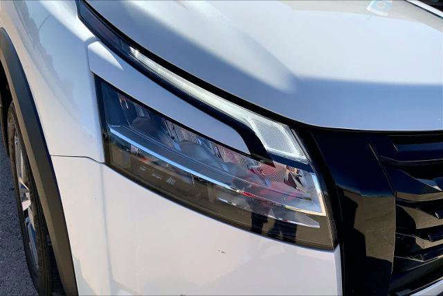 Used 2023 Nissan Pathfinder SL w/ Lighting Package (N92) image 27