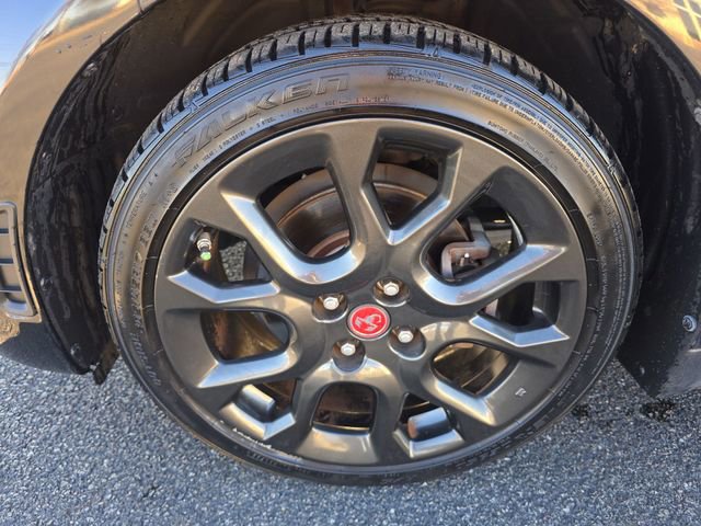 Used 2019 FIAT 124 Spider Abarth w/ Navigation & Sound Group image 10