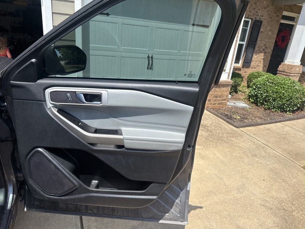 Certified 2021 Ford Explorer XLT w/ Equipment Group 202A RWD image 33