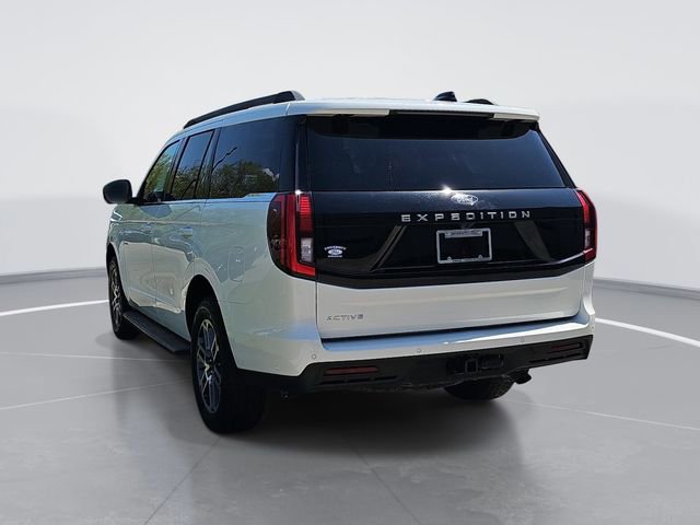 Certified 2025 Ford Expedition Active image 3