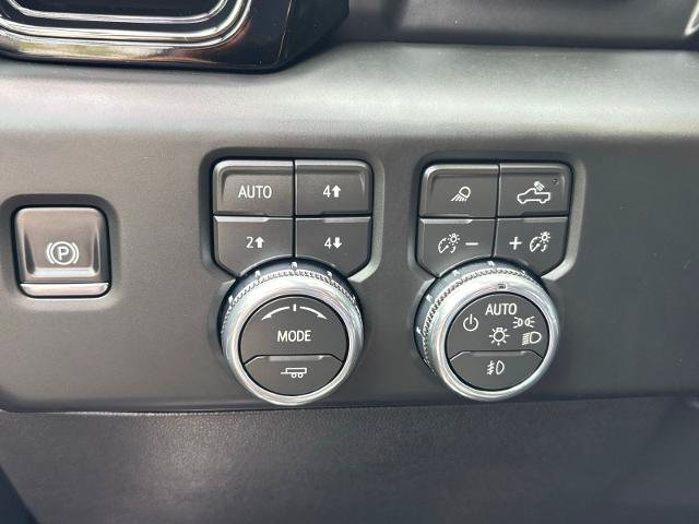 Used 2026 GMC Sierra 1500 AT4X w/ LPO, Black Badging Package AWD/4WD image 20