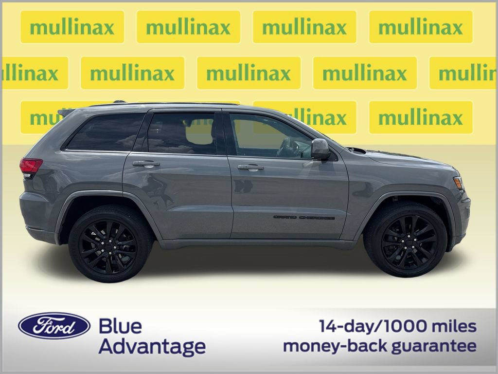 Used 2020 Jeep Grand Cherokee Altitude AWD/4WD image 2