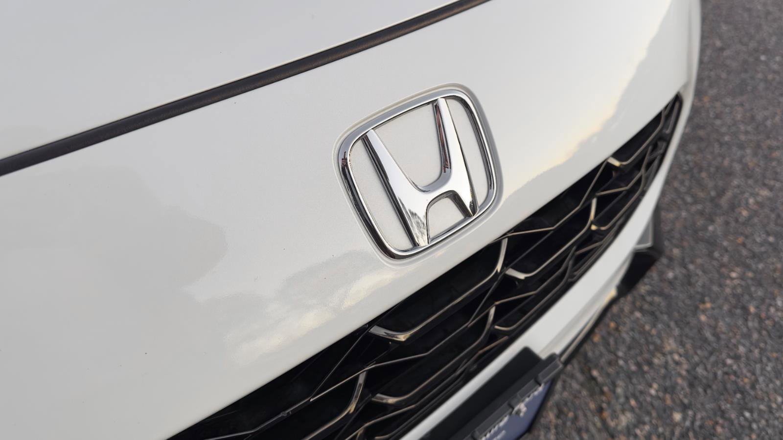 Used 2024 Honda HR-V EX-L image 8
