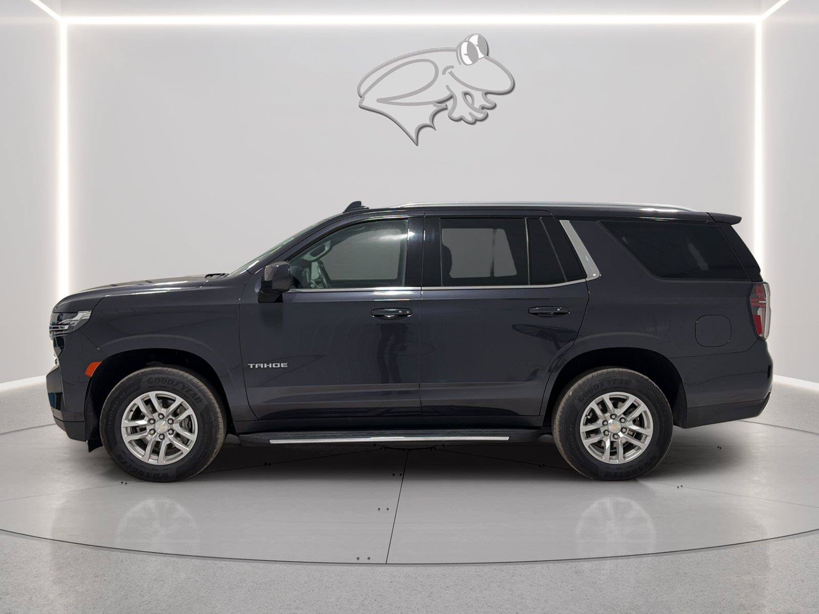 Used 2023 Chevrolet Tahoe LS AWD/4WD image 2
