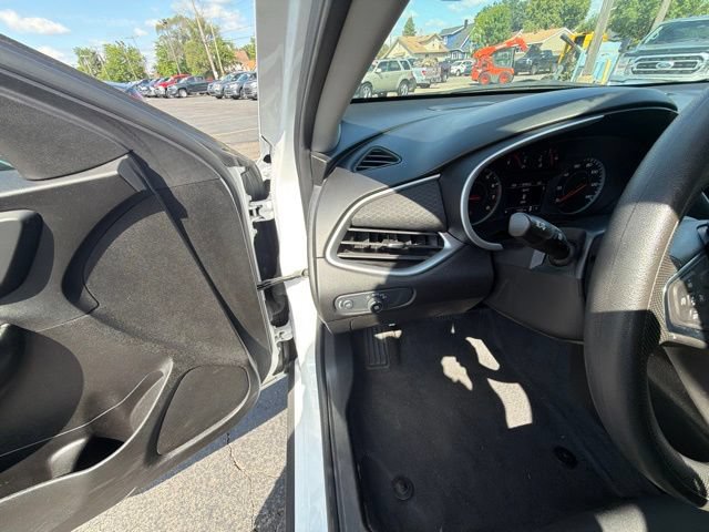Used 2024 Chevrolet Malibu LT FWD image 19