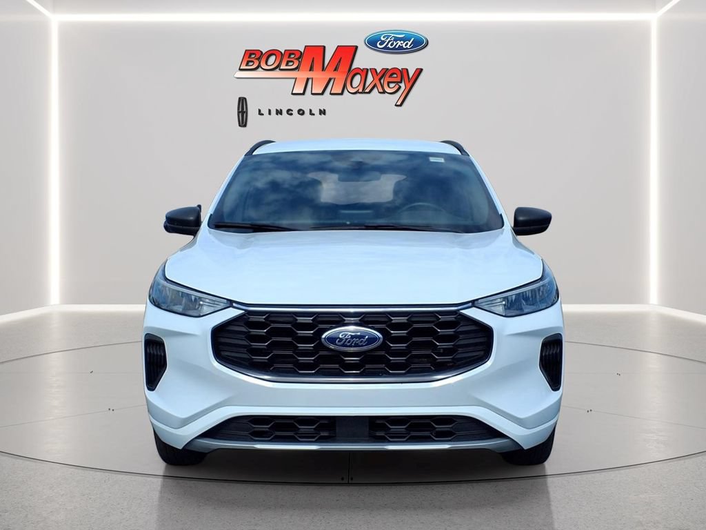 Certified 2023 Ford Escape ST-Line AWD/4WD image 2