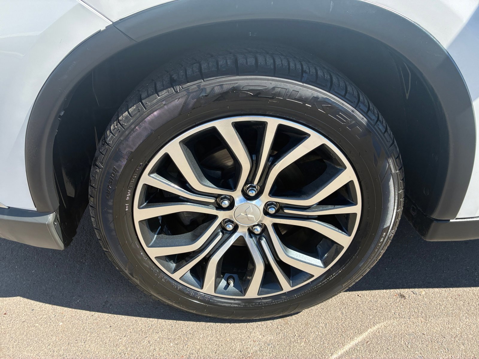 Used 2017 Mitsubishi Outlander GT image 33