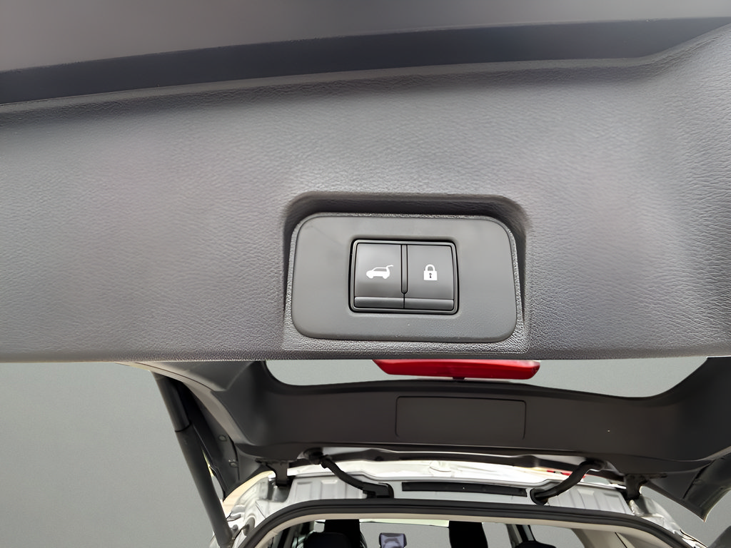 Used 2024 Nissan Rogue SV AWD/4WD image 18