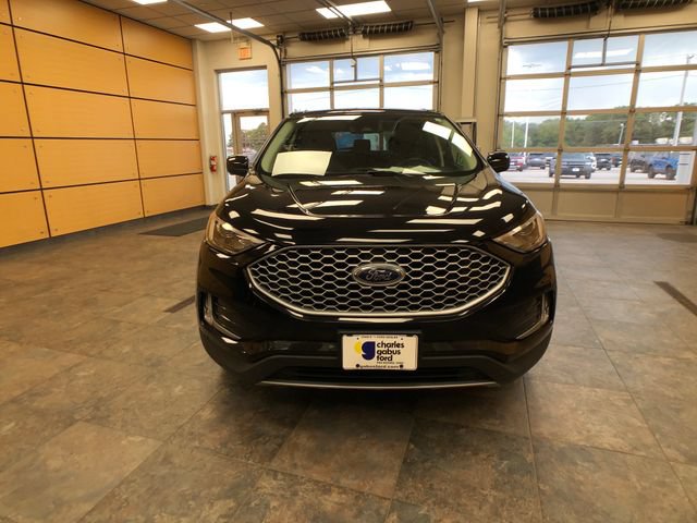 Certified 2024 Ford Edge SEL w/ Convenience Package AWD/4WD image 2