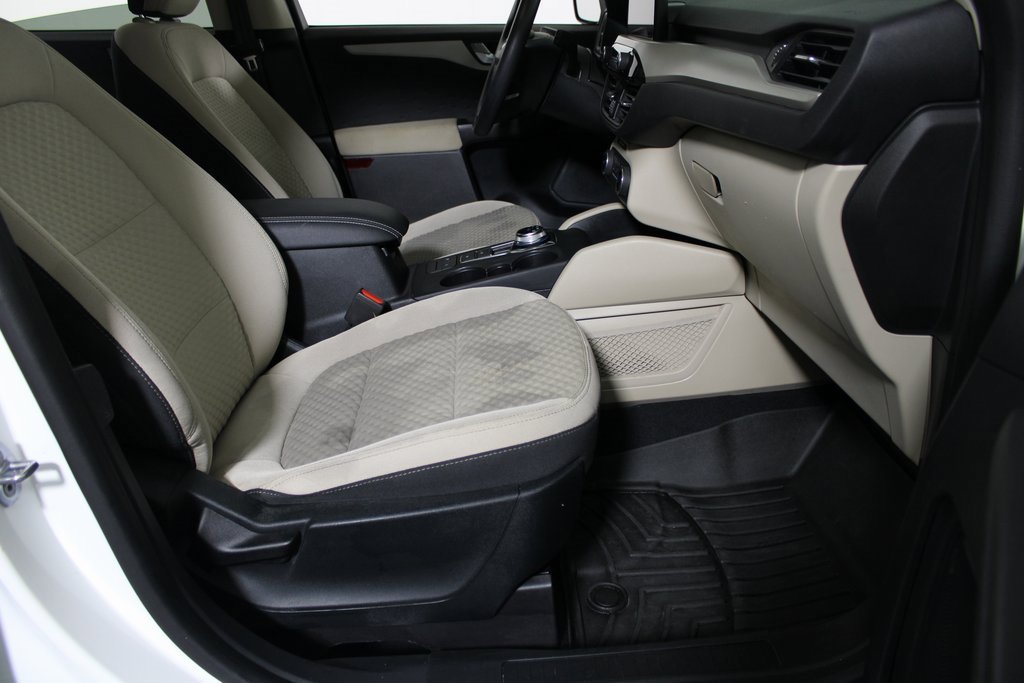 Certified 2020 Ford Escape SE image 12