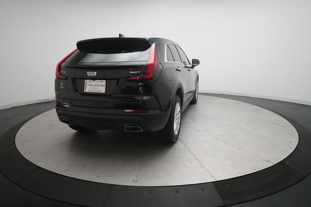 Used 2022 Cadillac XT4 Luxury w/ Cold Weather Package AWD/4WD image 13