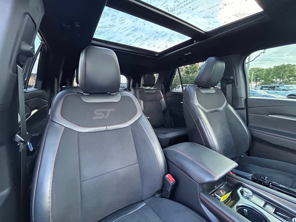 Certified 2025 Ford Explorer ST AWD/4WD image 31