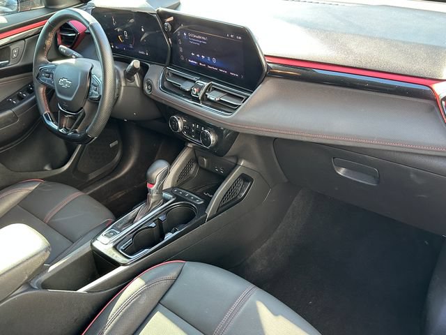 Used 2025 Chevrolet TrailBlazer RS w/ Convenience Package FWD image 9