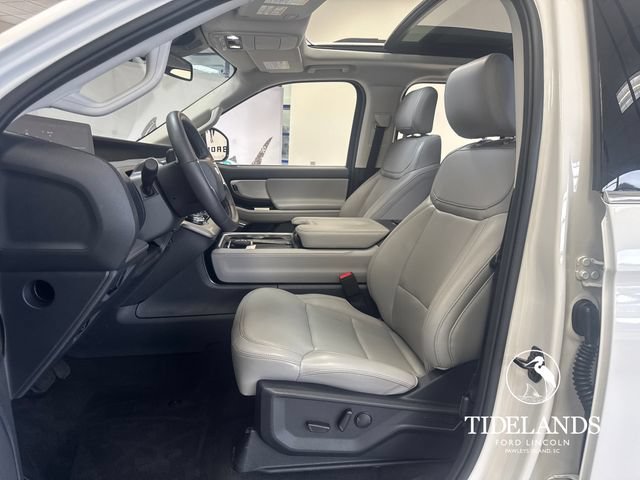 Certified 2025 Ford Expedition Active RWD image 11