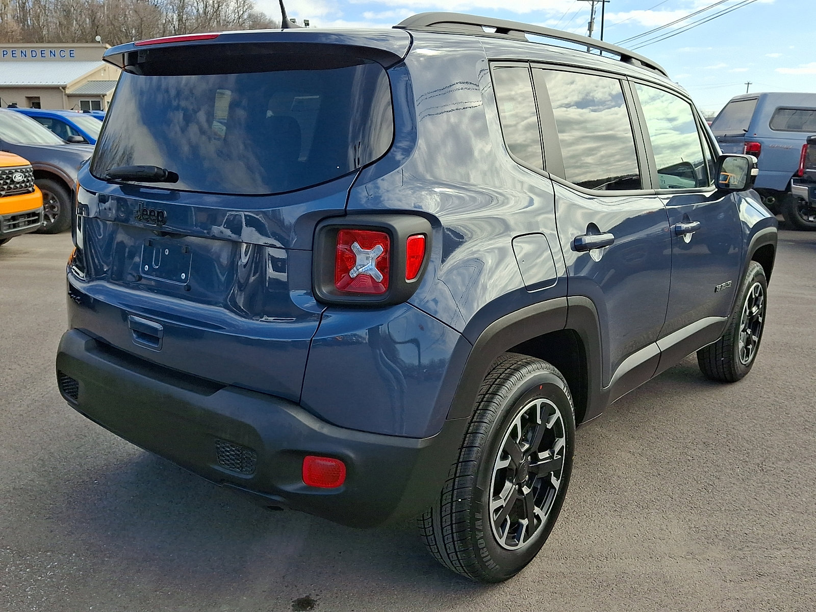 Used 2023 Jeep Renegade Latitude image 10