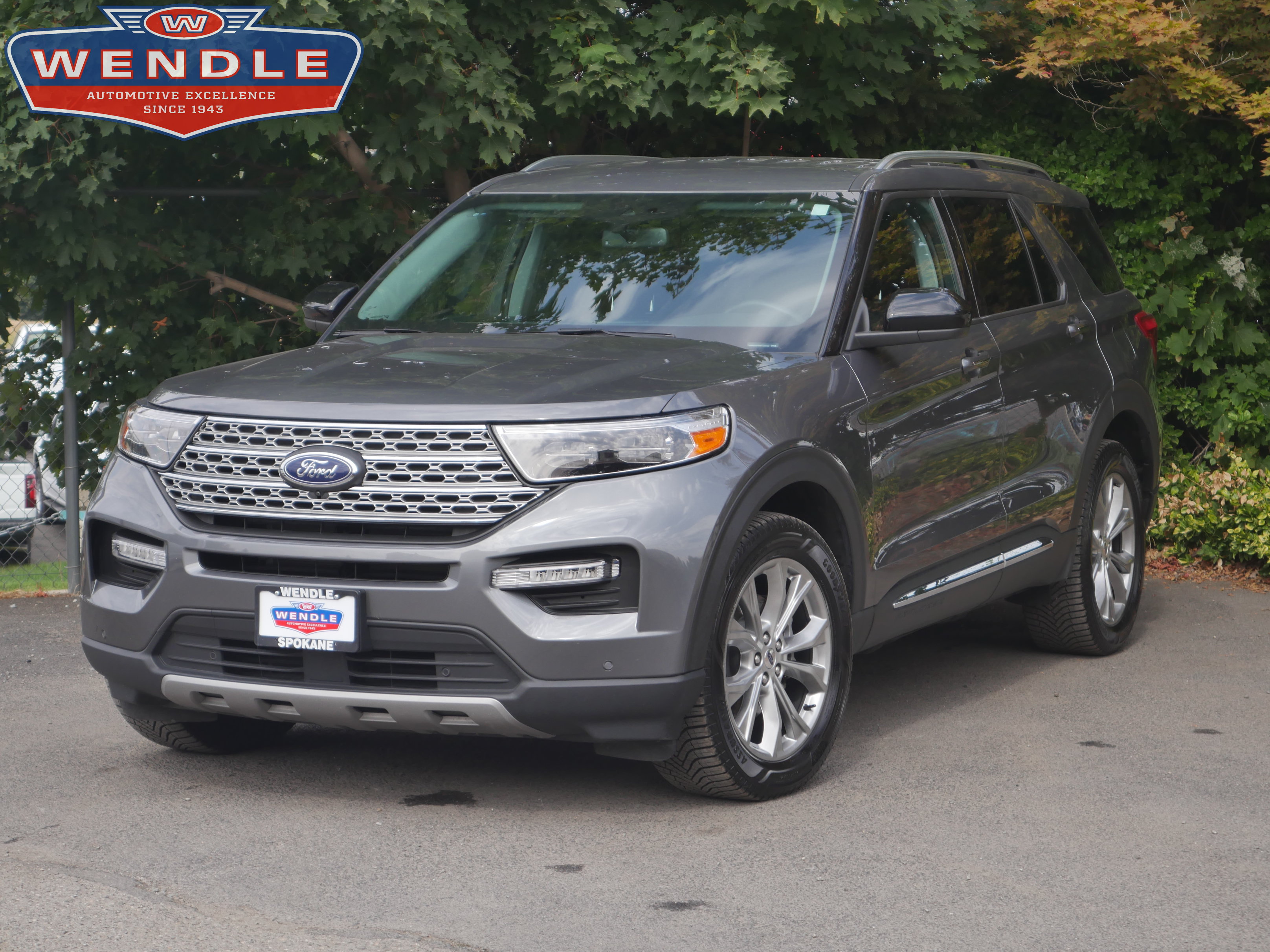 Certified 2024 Ford Explorer Limited AWD/4WD image 1