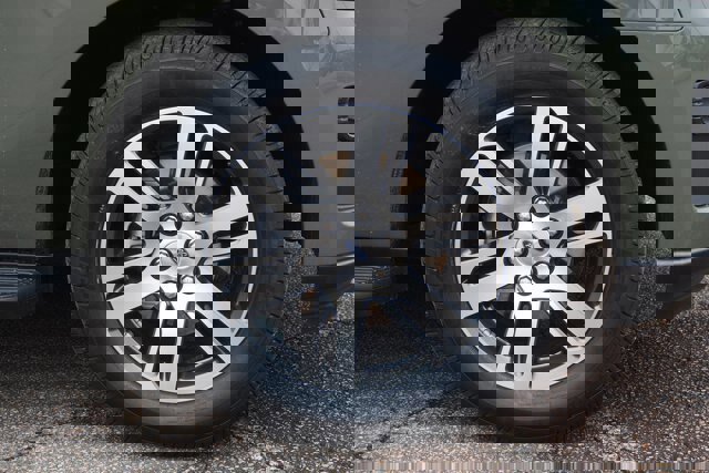 Certified 2024 Ford Expedition XLT image 9