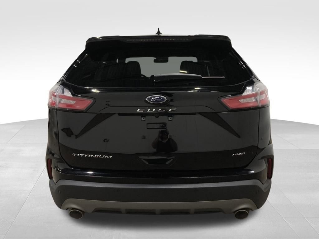 Certified 2023 Ford Edge Titanium image 3