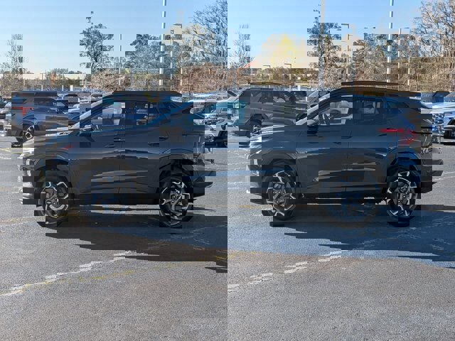 Used 2025 Chevrolet Trax LT w/ Driver Confidence Package image 3