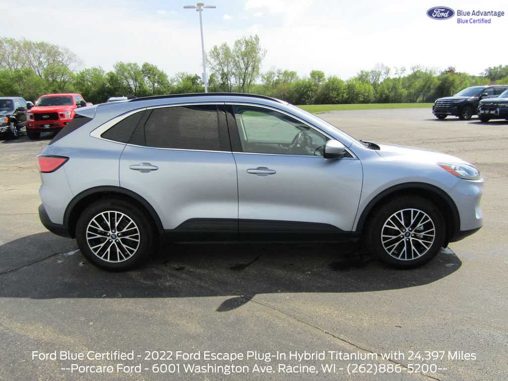 Certified 2022 Ford Escape Titanium FWD image 9
