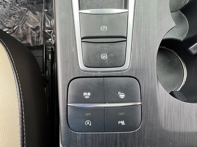 Certified 2020 Ford Escape Titanium image 29