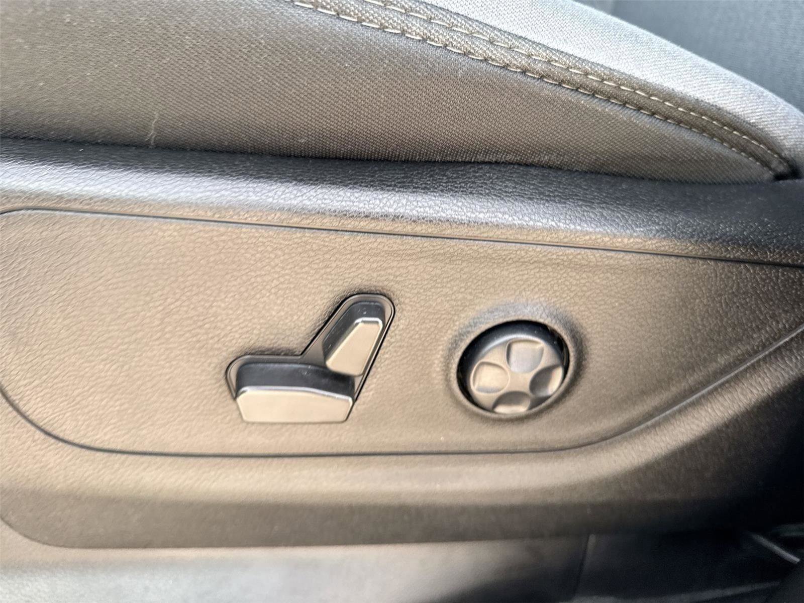 Used 2021 RAM 1500 Big Horn image 14