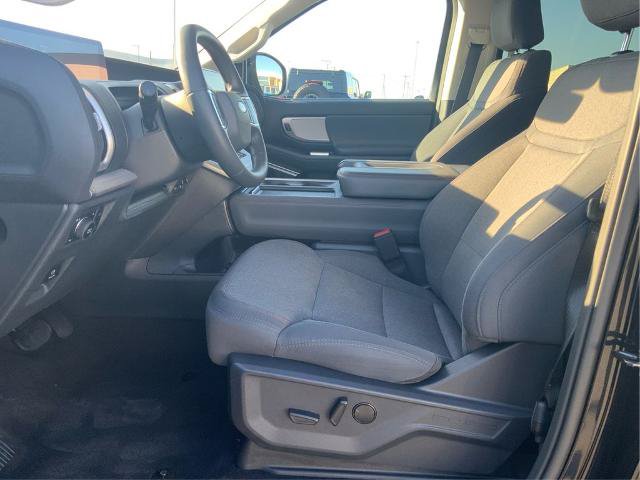 Certified 2025 Ford Expedition Active AWD/4WD image 9