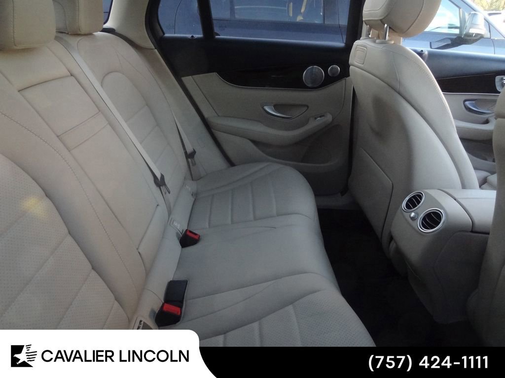 Used 2019 Mercedes-Benz GLC 300 4MATIC image 11