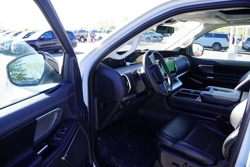 Certified 2025 Ford Expedition Platinum AWD/4WD image 15