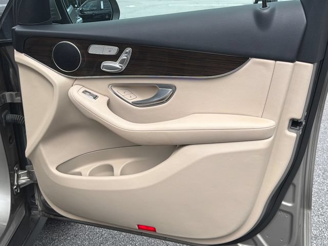 Used 2022 Mercedes-Benz GLC 300 image 14