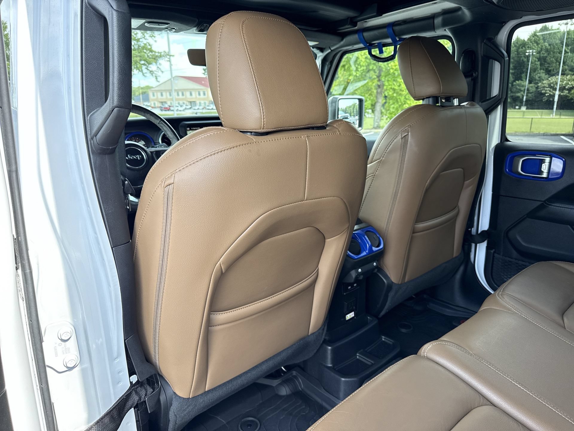 Used 2022 Jeep Wrangler Unlimited Sahara w/ LED Lighting Group AWD/4WD image 18