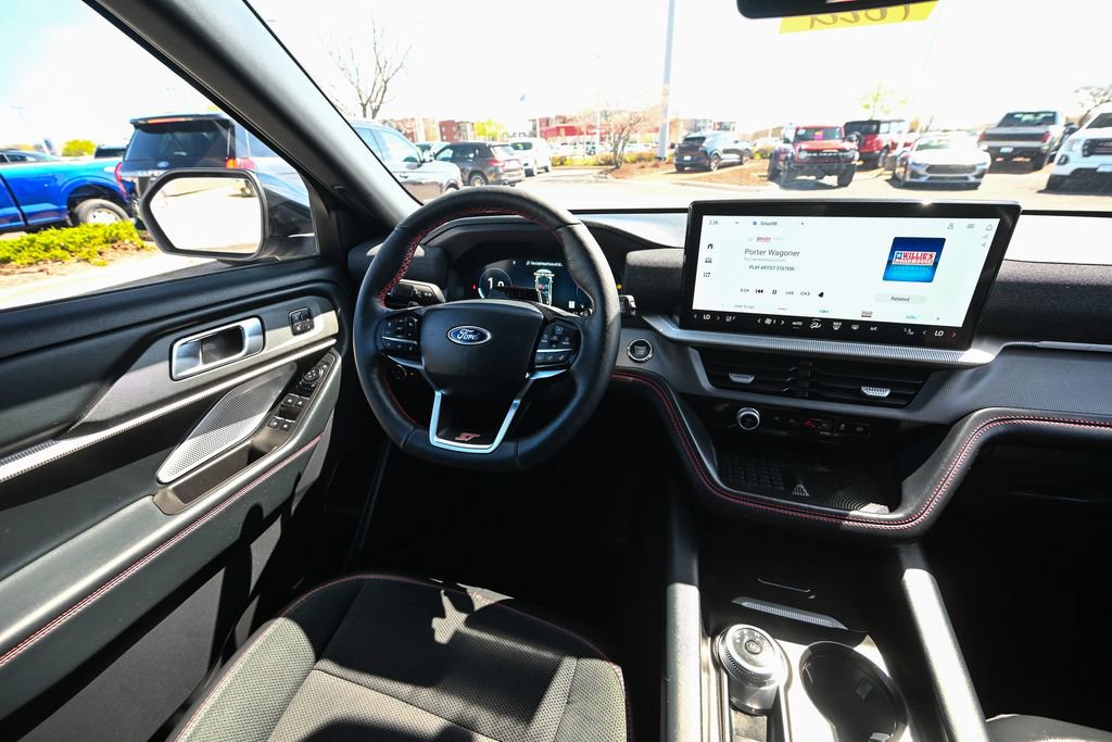 Certified 2025 Ford Explorer ST AWD/4WD image 34