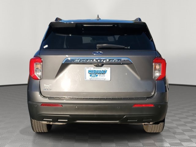 Certified 2023 Ford Explorer XLT image 3