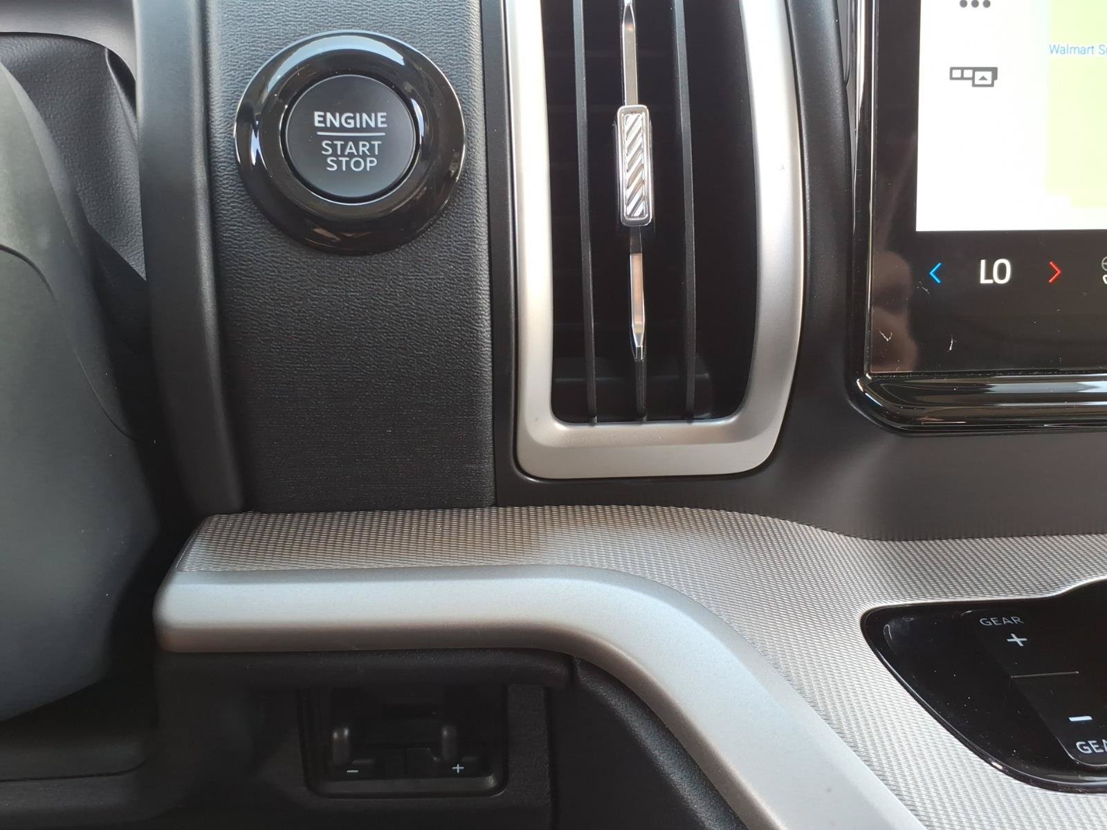 Certified 2025 Ford Expedition Active AWD/4WD image 19