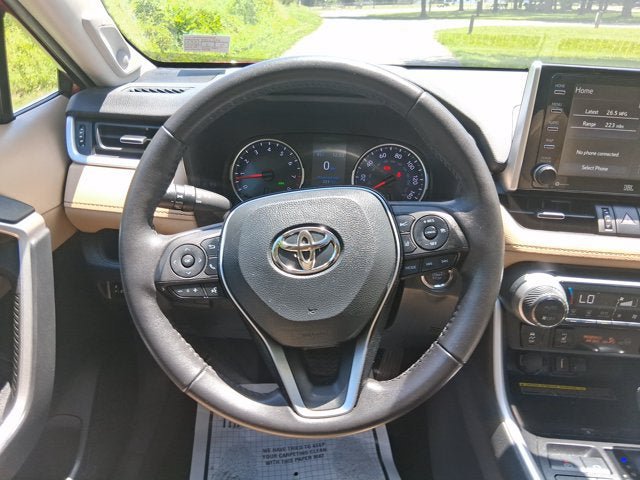 Used 2021 Toyota RAV4 XLE Premium AWD/4WD image 16