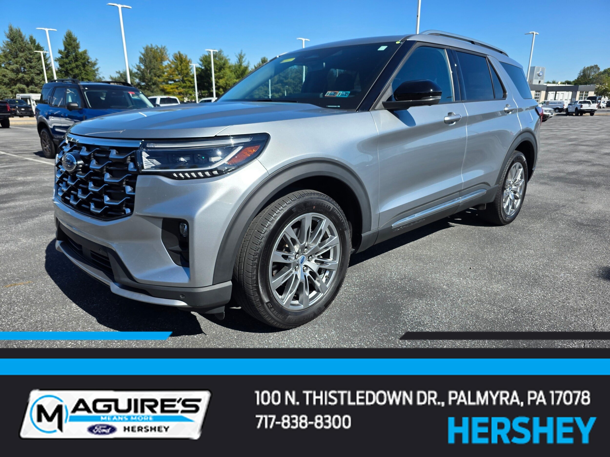 Certified 2025 Ford Explorer Platinum AWD/4WD image 1