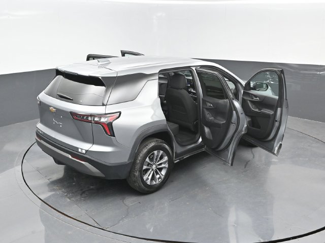 Used 2025 Chevrolet Equinox LT AWD/4WD image 27