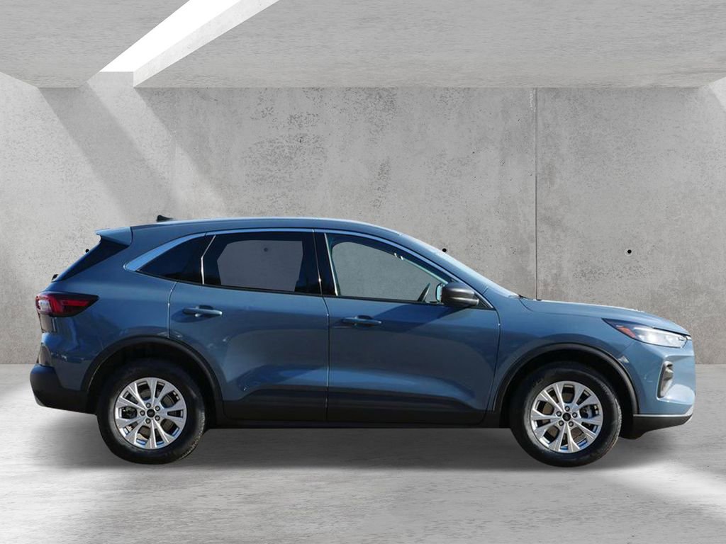 Certified 2023 Ford Escape Active AWD/4WD image 2