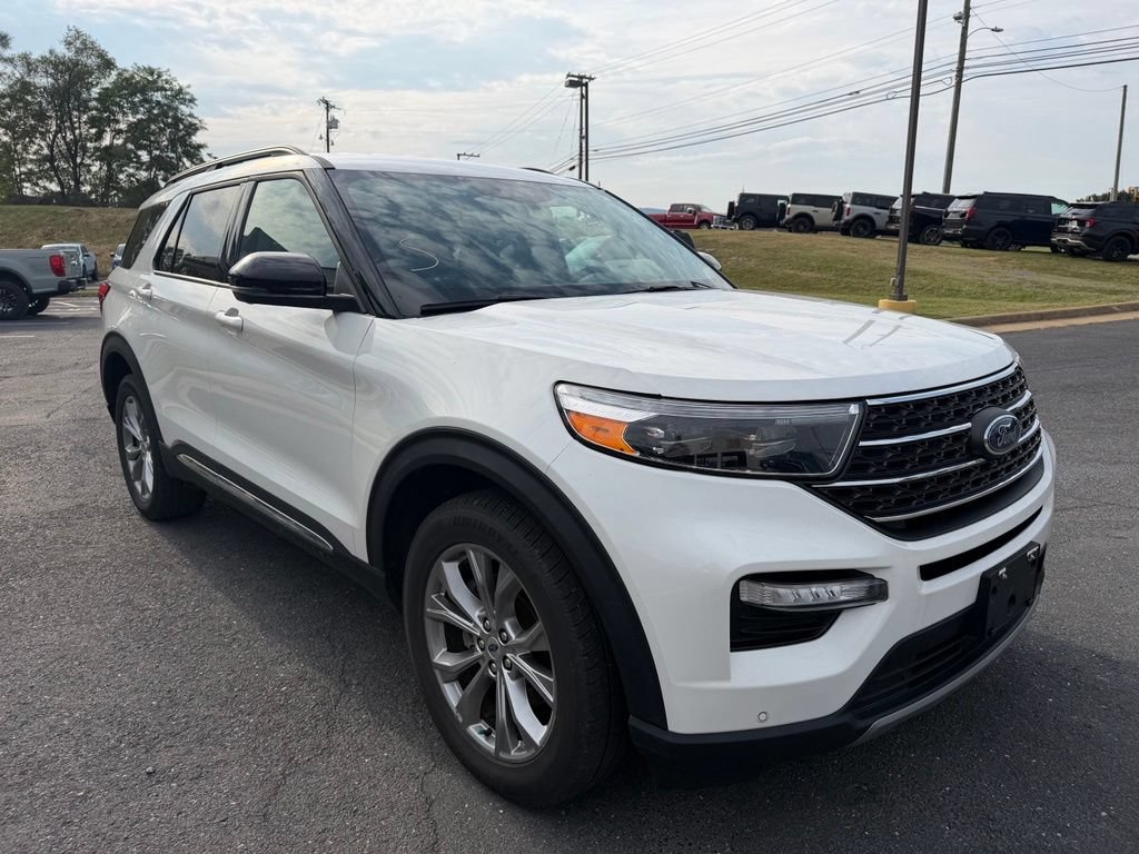 Certified 2022 Ford Explorer XLT w/ Equipment Group 202A AWD/4WD image 7