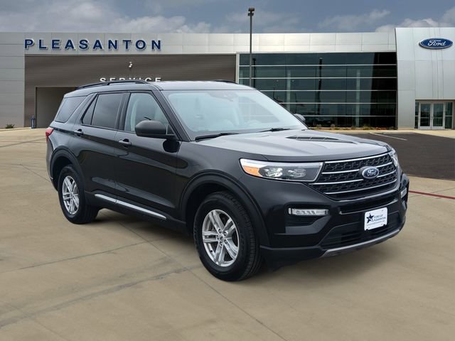 Certified 2024 Ford Explorer XLT w/ Equipment Group 202A AWD/4WD image 7