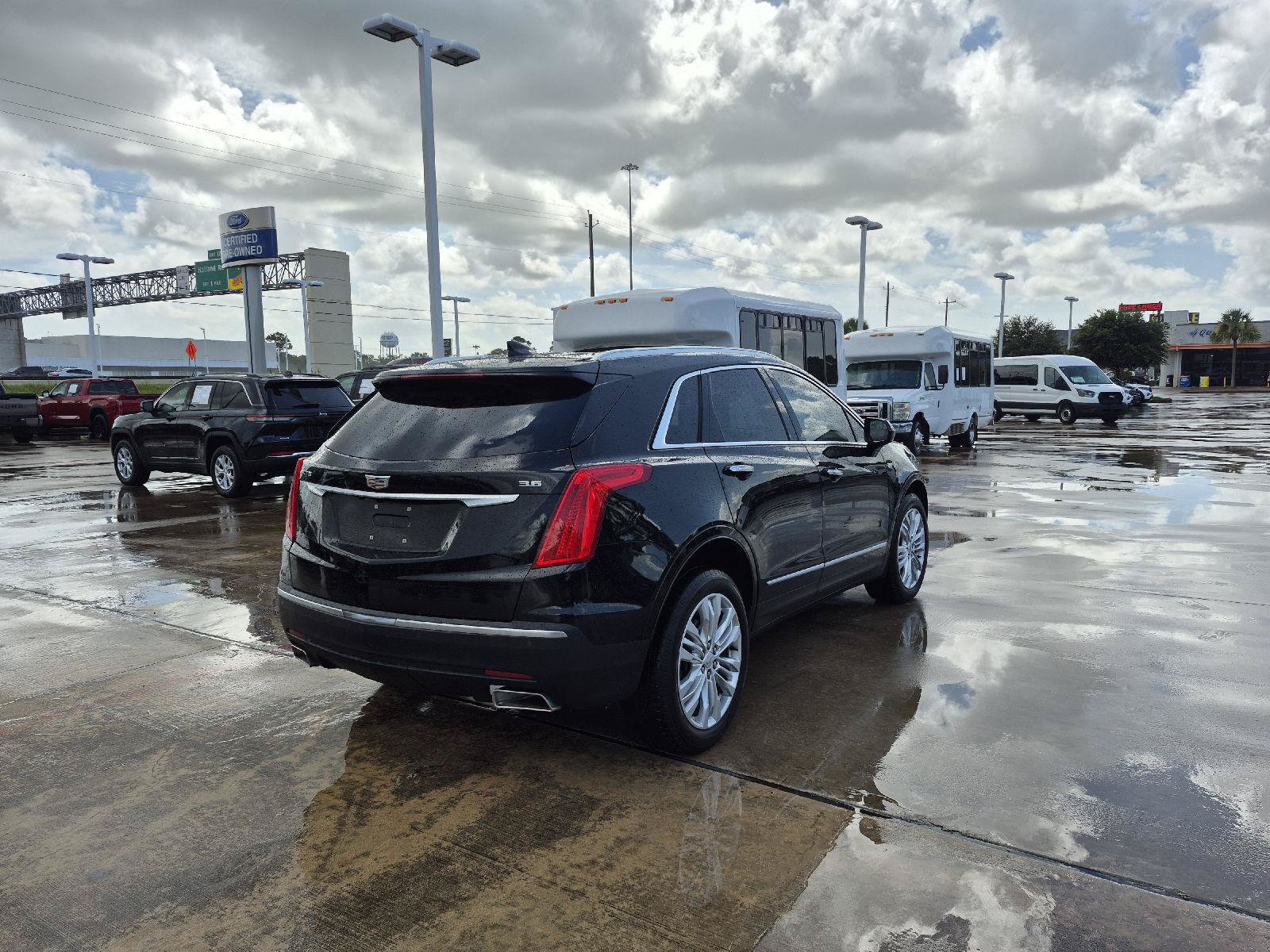 Used 2017 Cadillac XT5 Premium Luxury FWD image 14