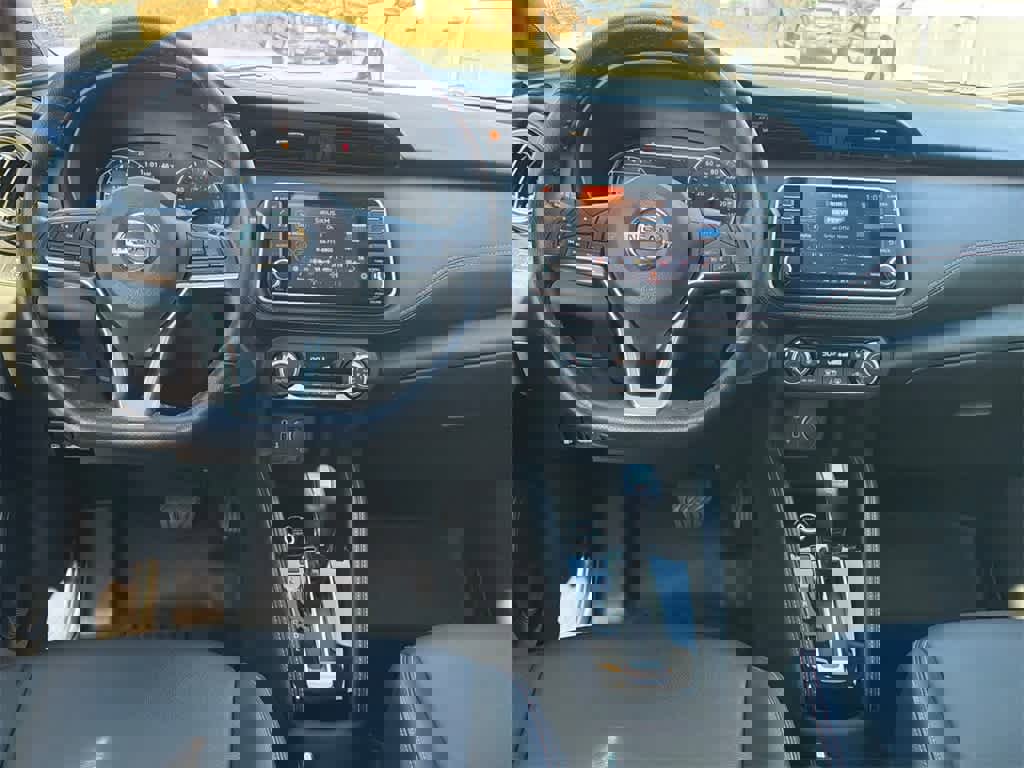 Used 2019 Nissan Kicks SR w/ SR Premium Package image 19